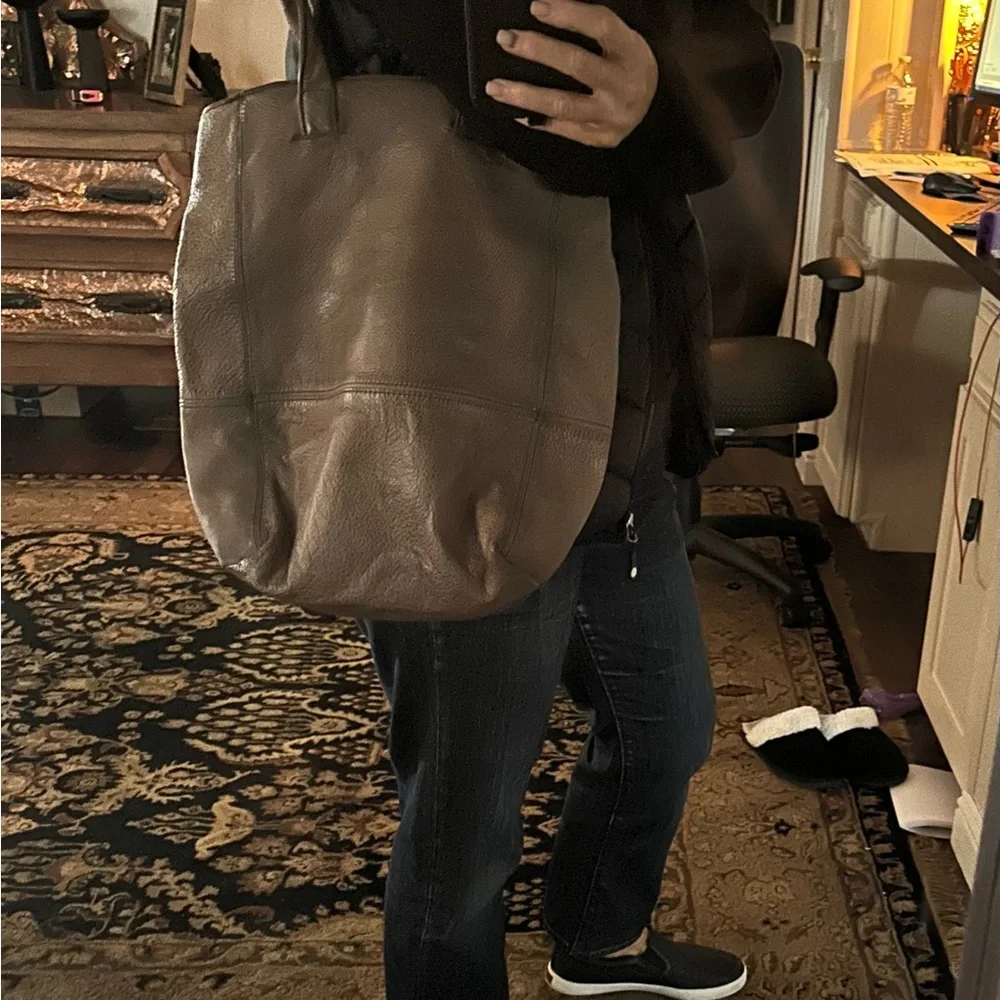 Alberto Fermani Taupe Leather Shoulder Tote